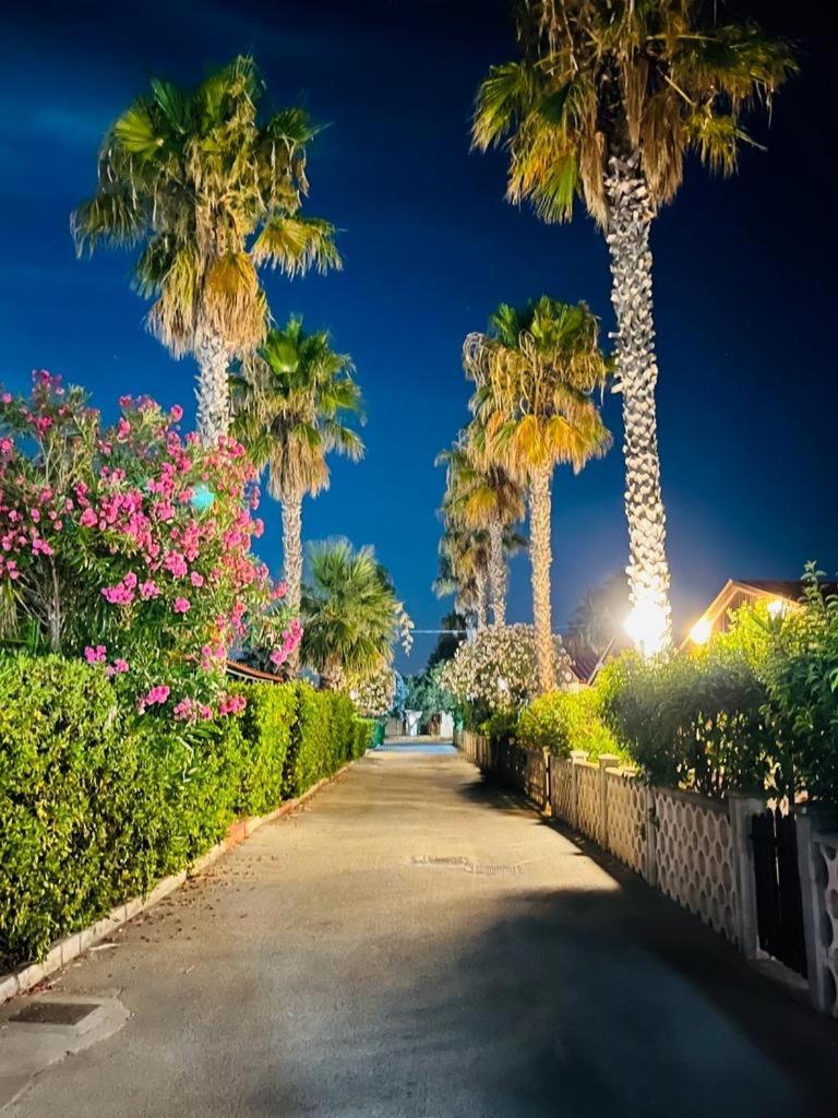 Villaggio Turistico La Baia Degli Angeli Margherita Di Savoia Exteriör bild