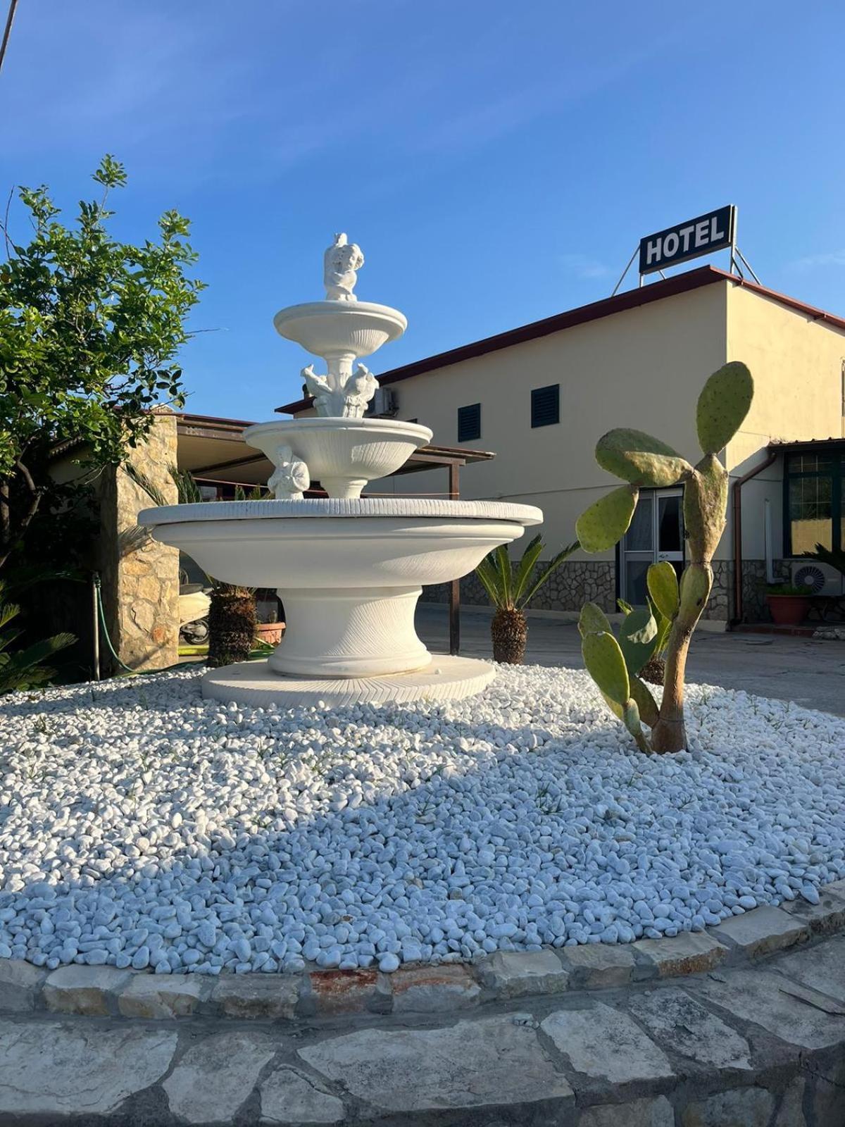 Villaggio Turistico La Baia Degli Angeli Margherita Di Savoia Exteriör bild